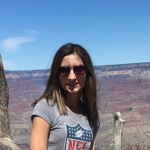 Meet your Posher, Lauren